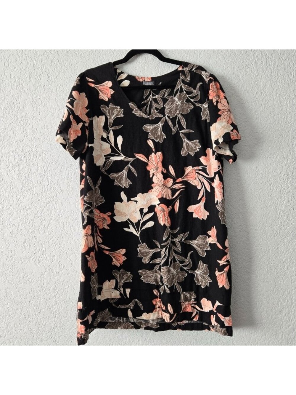 Nicole Miller Original Black Floral Linen Blend V-Neck Blouse XXL Short Sleeve